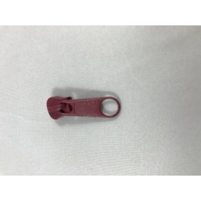 Farve 11, M�rk r�d